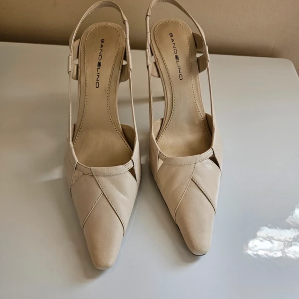 Bandolino Beige Pointed Slingback Heels